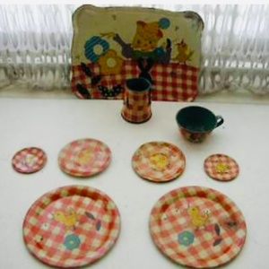 Rare,  1930s Ohio Art, FB Peat’s Humpty Dumpty  9-pc Childs Tin Tea Set